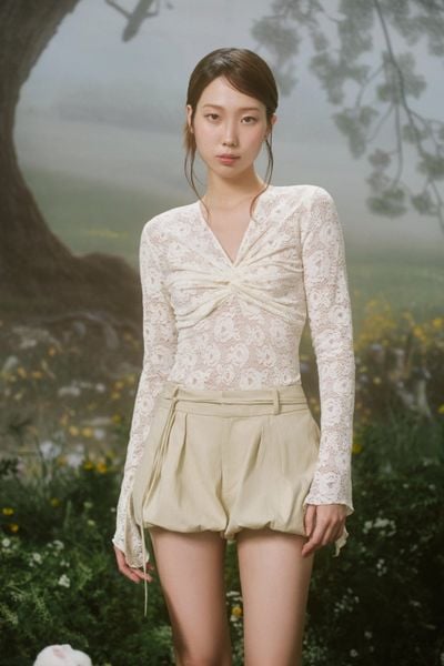  Quần Beige Kaki High Waisted Belted Puff Shorts 