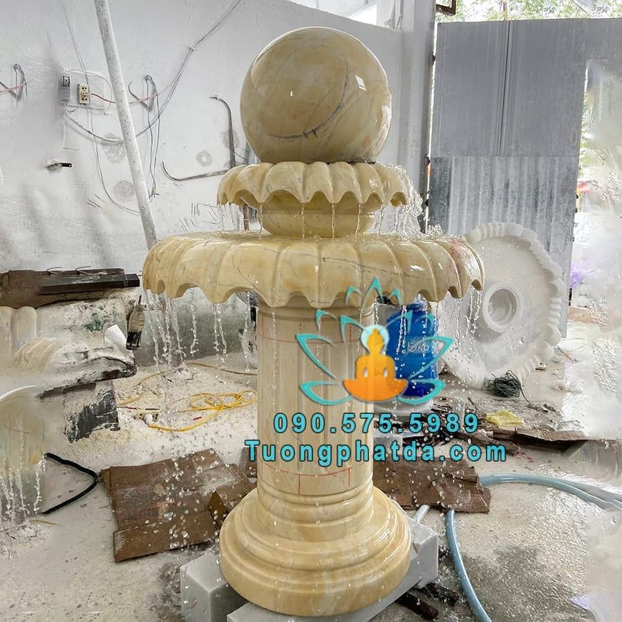 Đài Phun Nước Bi Xoay Đá Vàng Đẹp Nguyên Khối
