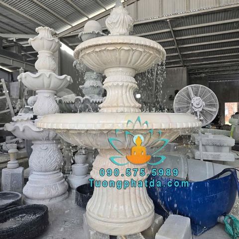 Đài Phun Nước Đá Vàng Cho Sân Vườn Đẹp Tại Hà Nội