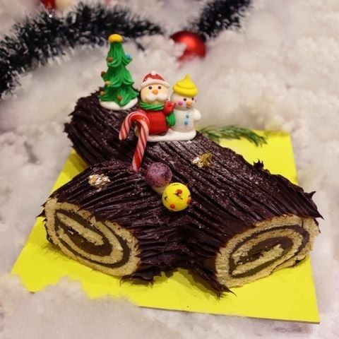 Chocolate Yule Log 1 kg