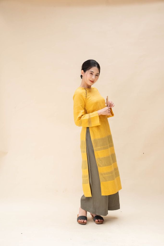 Áo dài TESA - Vàng