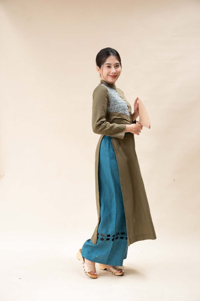 Áo dài linen cổ tàu nhún eo - Rêu