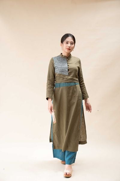 Áo dài linen cổ tàu nhún eo - Rêu