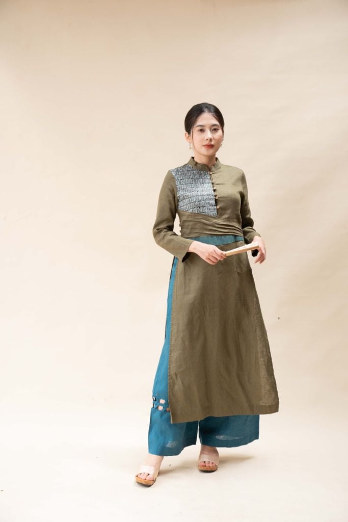 Áo dài linen cổ tàu nhún eo - Rêu