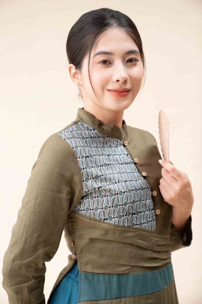 Áo dài linen cổ tàu nhún eo - Rêu