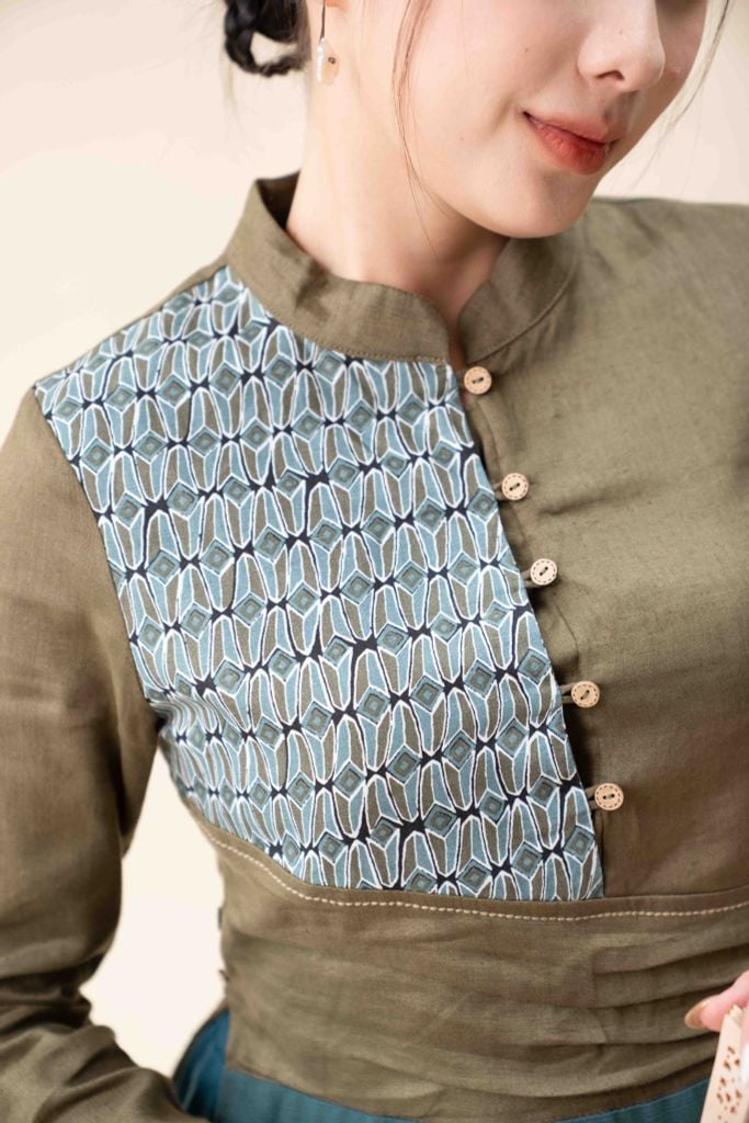 Áo dài linen cổ tàu nhún eo - Rêu