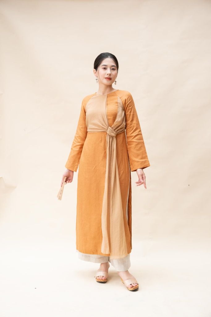 Áo dài đan vạt - Vàng bò