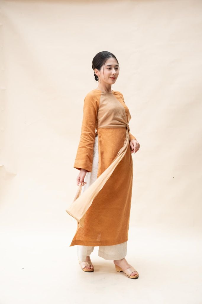 Áo dài đan vạt - Vàng bò