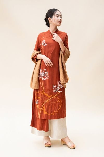 Áo dài Sole thêu hoa sen - Đỏ cam