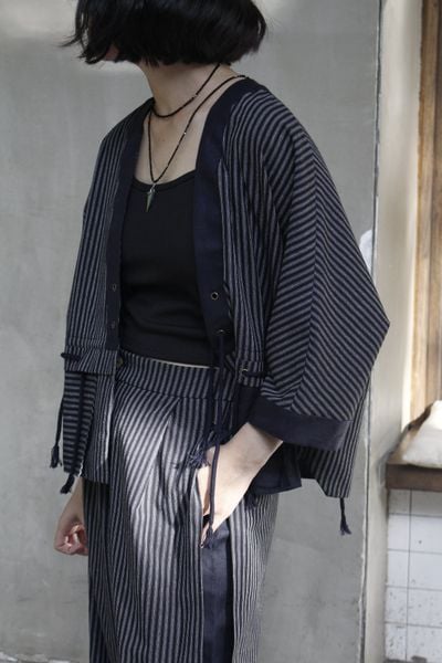 Kimono túi nổi  - Kẻ sọc đen - F