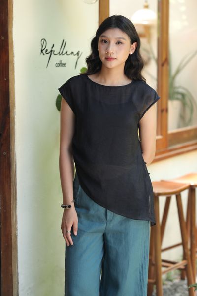 Áo tơ vạt lệch - Đen