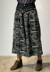 Quần lửng cạp nhún - Đen