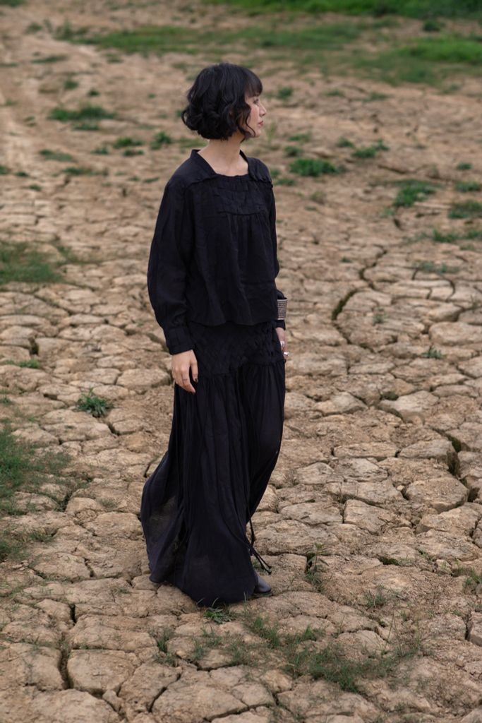 Áo cổ vuông đan nong - Đen - F