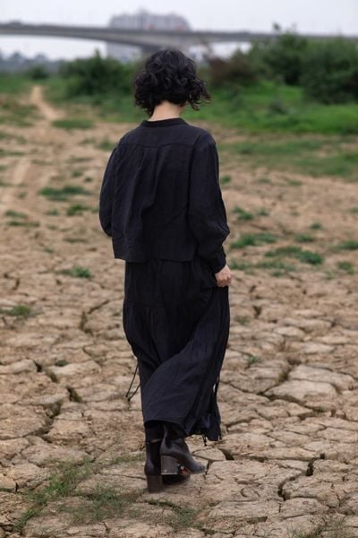 Áo cổ vuông đan nong - Đen - F