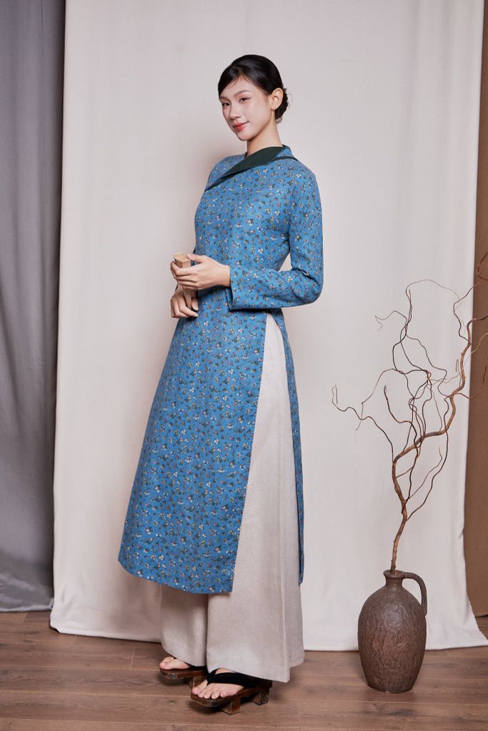 Áo dài cổ leo lệch - Hoa nhí xanh