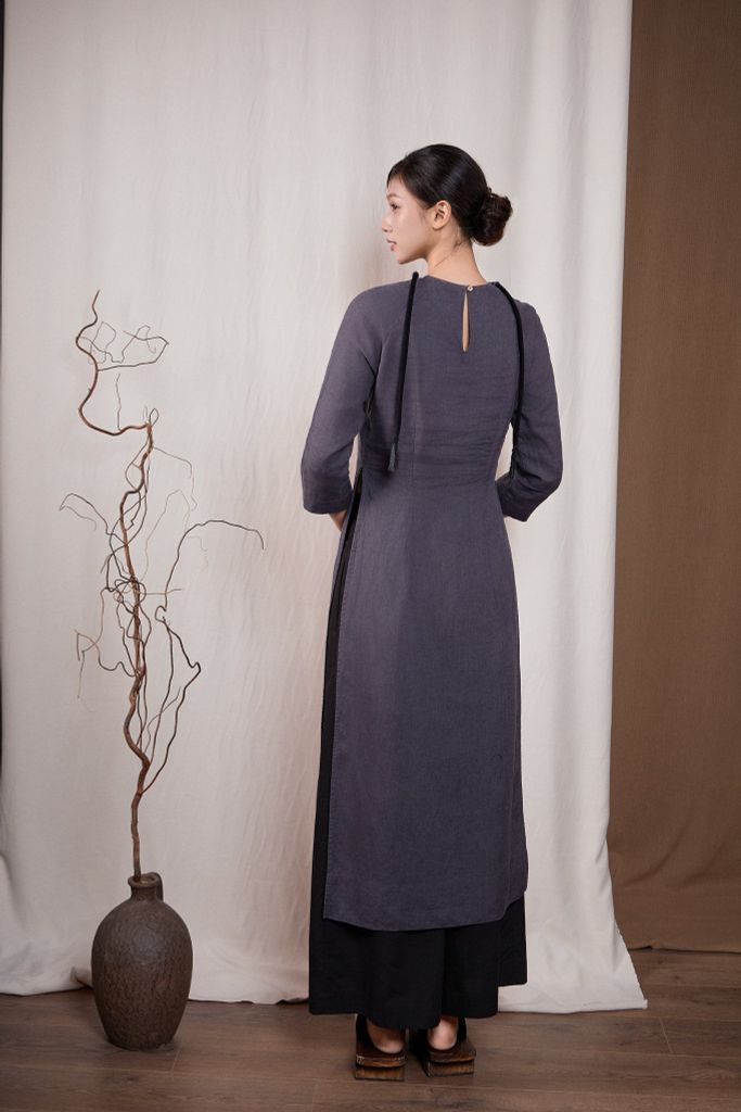 Áo dài dây cổ kiềng - Ghi