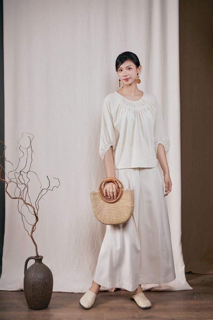Áo cổ nhún tay bồng - Be - F