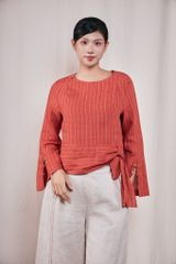 Áo nơ bên - Kẻ đỏ