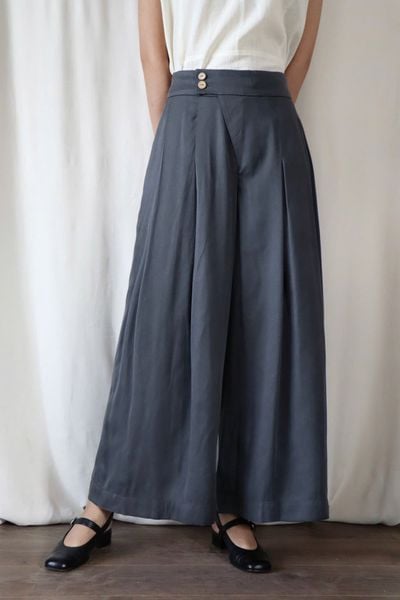 Quần ống rộng moi chéo