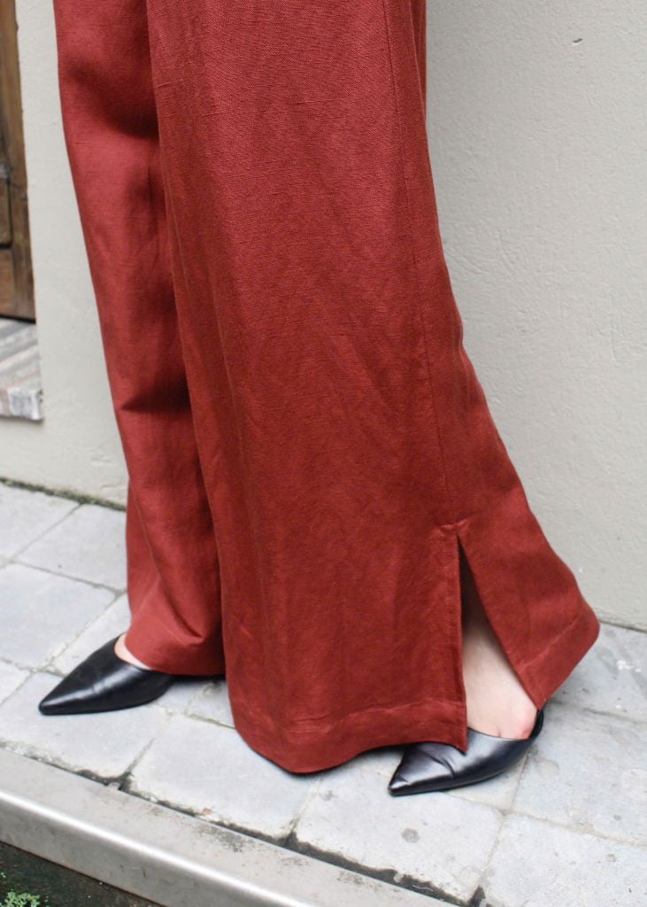 Quần ống rộng nẹp chéo linen - Đỏ trầu