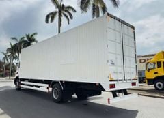 Xe Tải Dongfeng 7 Tấn KR220 Thùng kín 9M9 Cao 2M52