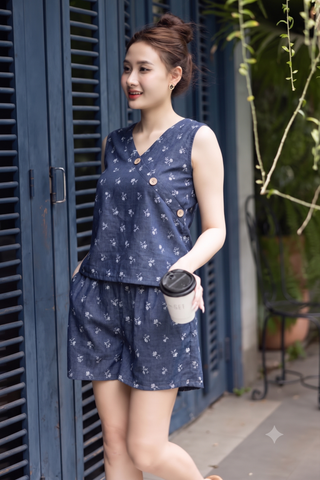Đồ bộ đùi thiết kế nút chéo hoa hồng nhỏ
