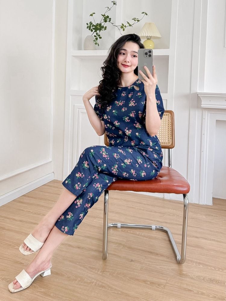 Đồ bộ dài thiết kế cổ giọt nước hoa ngũ sắc