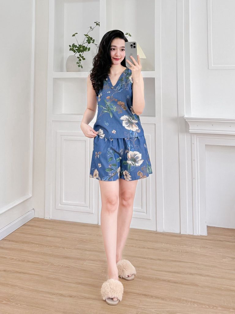 Đồ bộ đùi thiết kế nút chéo hoa Lan