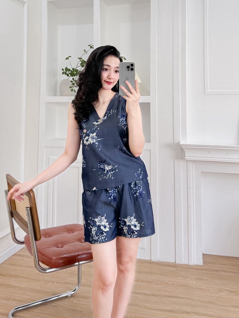 Đồ bộ đùi thiết kế nút chéo hoa Ly