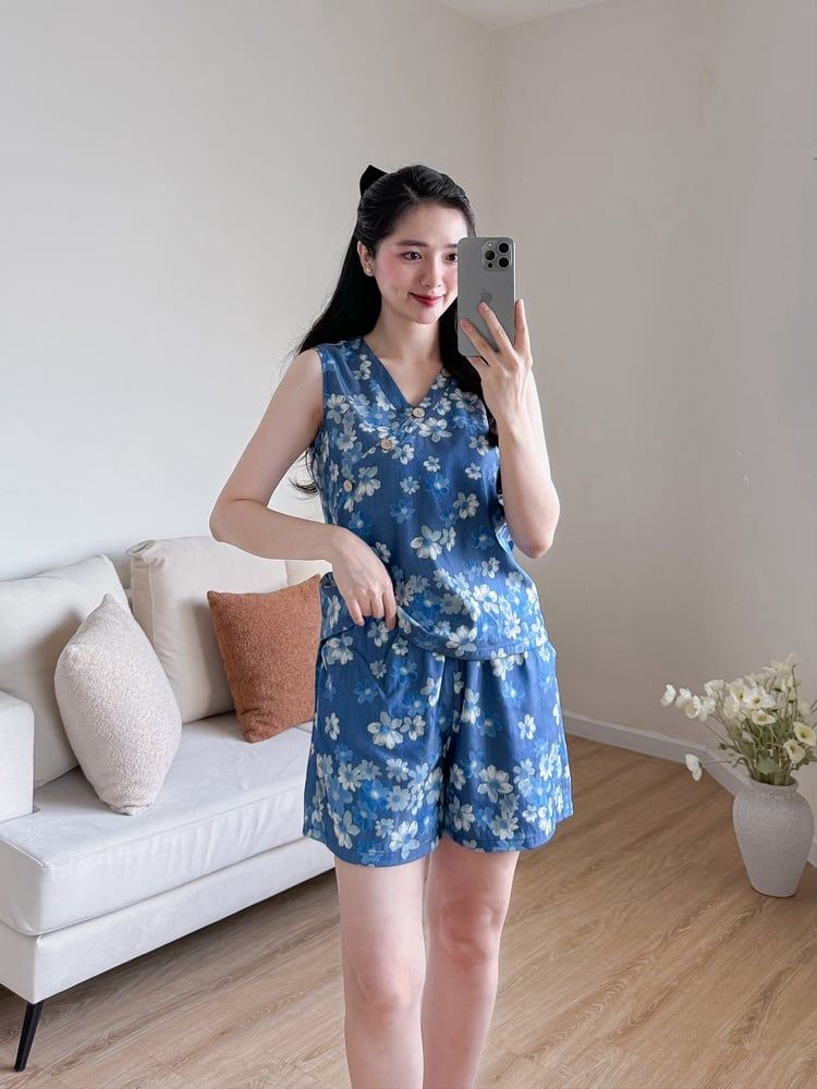 Đồ bộ đùi thiết kế nút chéo hoa tầm xuân