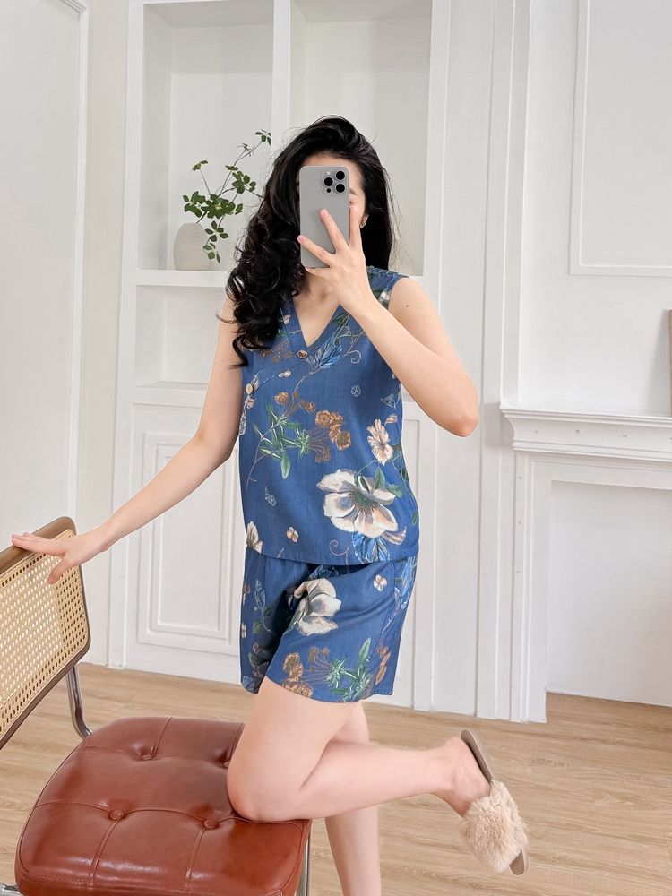 Đồ bộ đùi thiết kế nút chéo hoa Lan