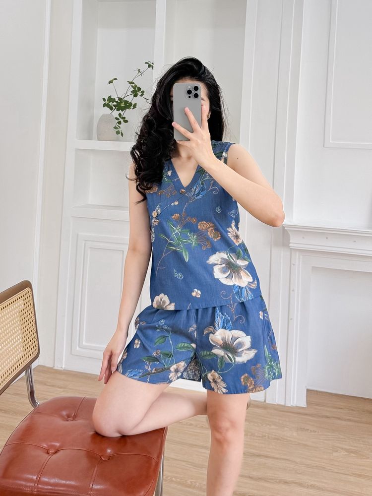 Đồ bộ đùi thiết kế nút chéo hoa Lan