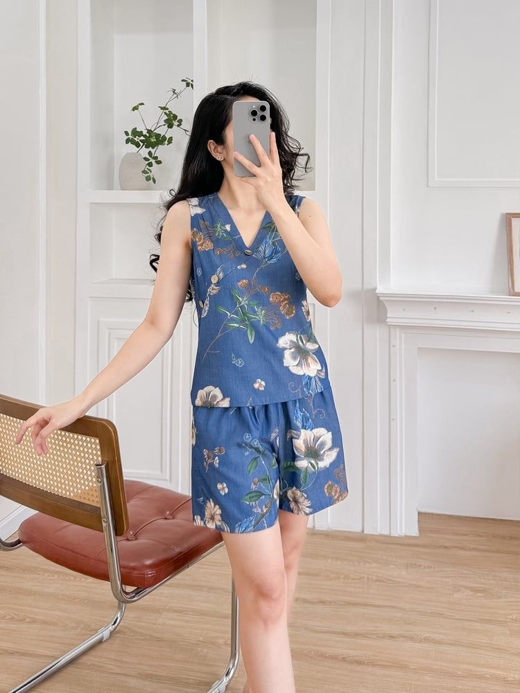 Đồ bộ đùi thiết kế nút chéo hoa Lan