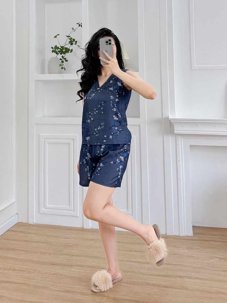 Đồ bộ đùi thiết kế nút chéo chim én mùa xuân