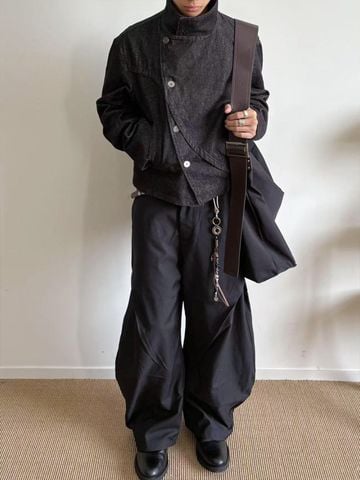 MADEEXTREME®️| ÁO KHOÁC DENIM MAY ĐO BA CHIỀU CỔ ĐỨNG UNISEX MADE 256017