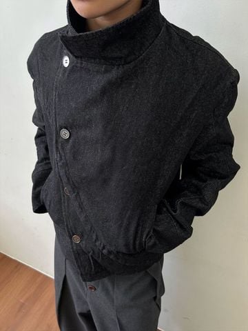 MADEEXTREME®️| ÁO KHOÁC DENIM MAY ĐO BA CHIỀU CỔ ĐỨNG UNISEX MADE 256017