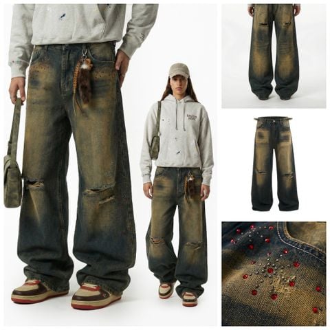 INF®️|QUẦN JEANS WASH RÁCH PHONG CÁCH HỌA TIẾT ĐÍNH ĐÁ ĐỎ INF 12983