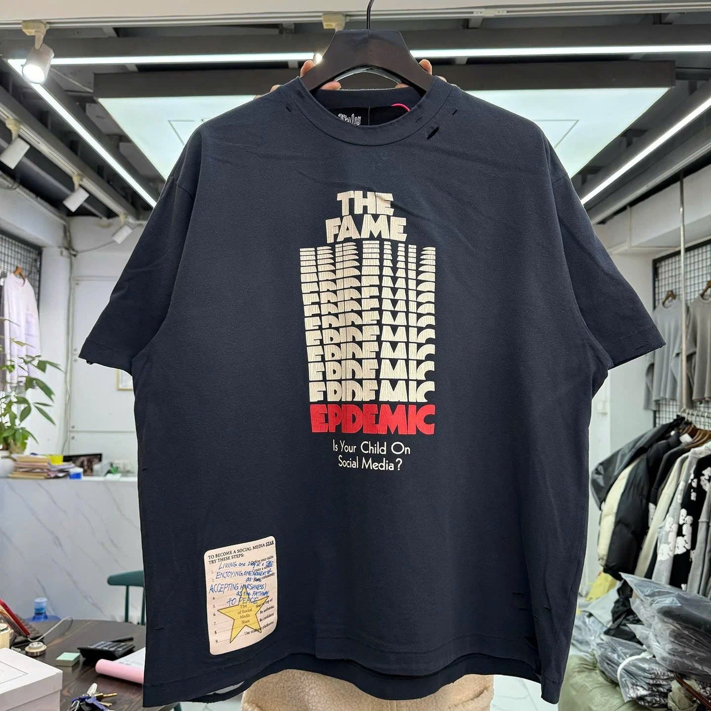 FK®️| ÁO THUN NGẮN TAY CỔ TRÒN COTTON IN HÌNH KTS LÀM RÁCH ĐÍNH ĐÁ PH3917