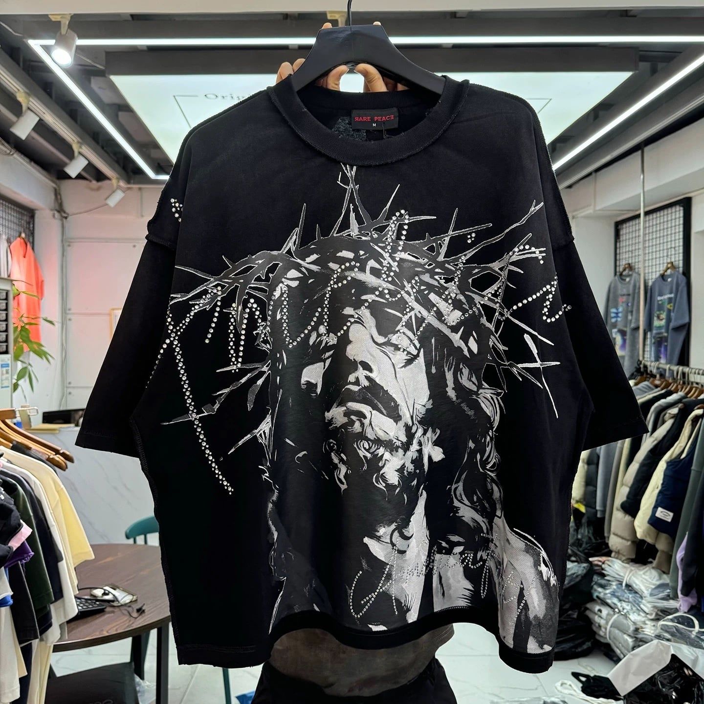 FK®️| ÁO THUN NGẮN TAY CỔ TRÒN COTTON IN HÌNH KTS ĐÍNH ĐÁ FK44