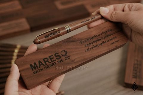 Set sổ, bút & hộp bút gỗ Walnut | In/khắc theo yêu cầu