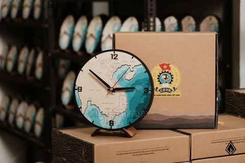 Đồng hồ gỗ 3D Việt Nam | Thiết kế 2 mặt in UV sắc nét