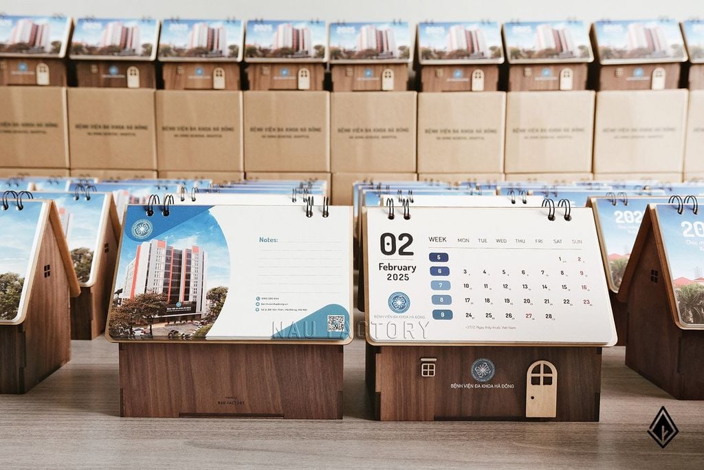 Lịch gỗ ngôi nhà - Tùy chỉnh từng tờ lịch riêng theo yêu cầu