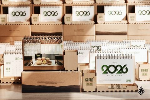 Lịch hộp bút gỗ Maple | In tờ lịch và hộp bút theo yêu cầu