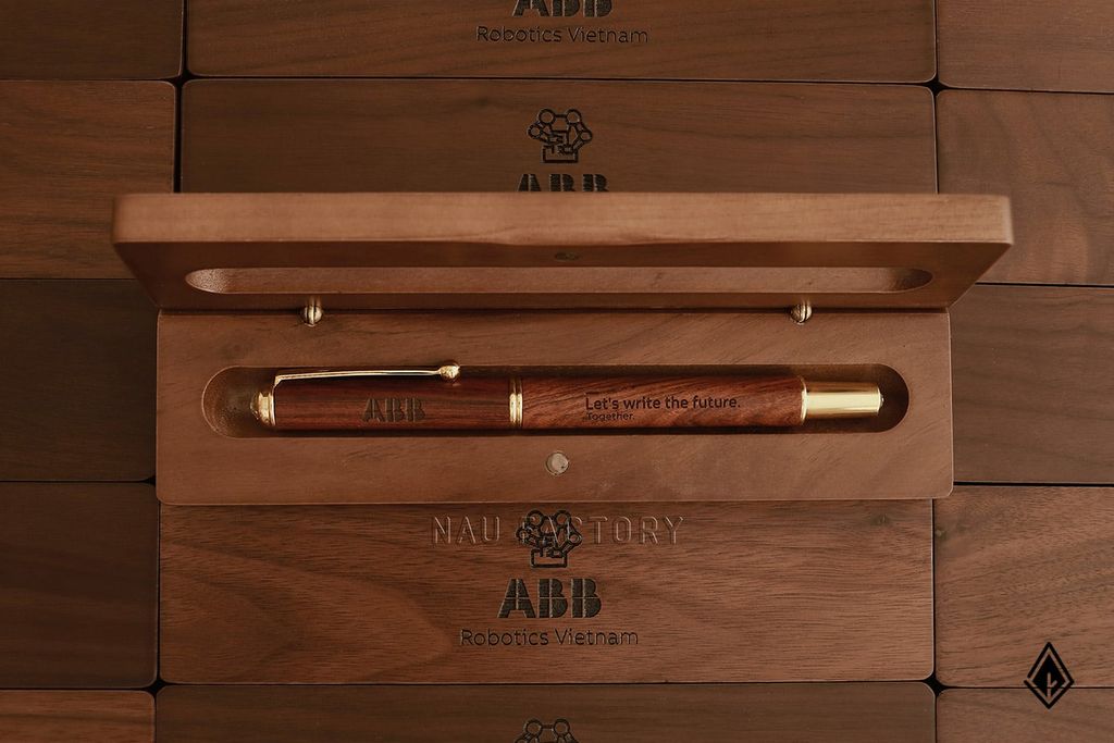 Set bút & hộp bút gỗ Walnut | Làm theo yêu cầu