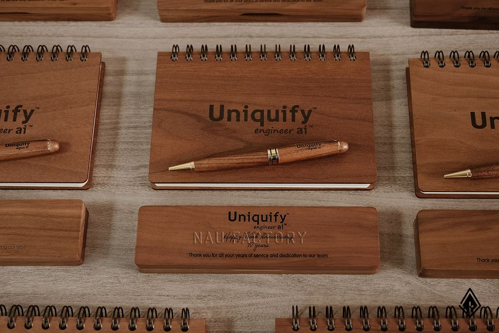 Set sổ, bút & hộp bút gỗ Walnut | In/khắc theo yêu cầu