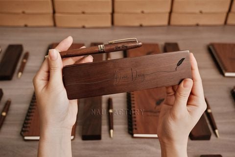 Set sổ, bút & hộp bút gỗ Walnut | In/khắc theo yêu cầu