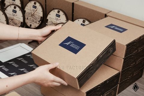 Đồng hồ thiết kế 2 tầng gỗ | Dán nổi logo và in theo yêu cầu