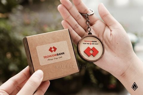 Móc khóa gỗ | Dán nổi logo và in theo yêu cầu