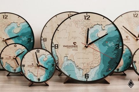 Đồng hồ gỗ bản đồ Việt Nam | In logo doanh nghiệp