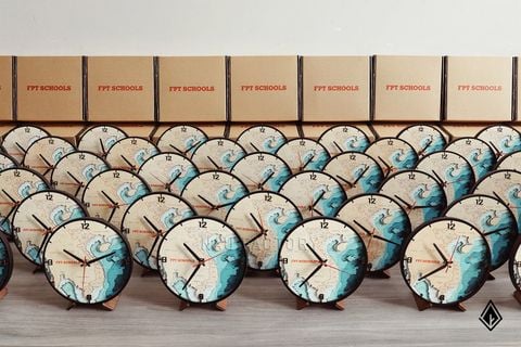 Đồng hồ gỗ 3D Bản đồ Việt Nam | Phiên bản để bàn đặc biệt